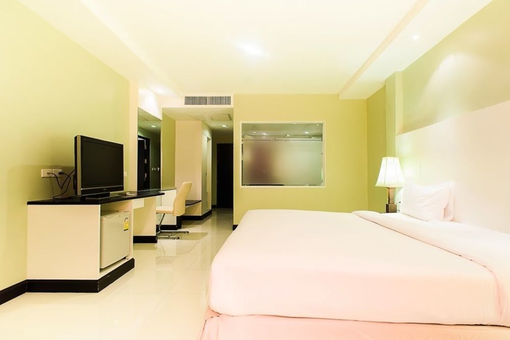 Fourteen Again Pattaya Exterior photo