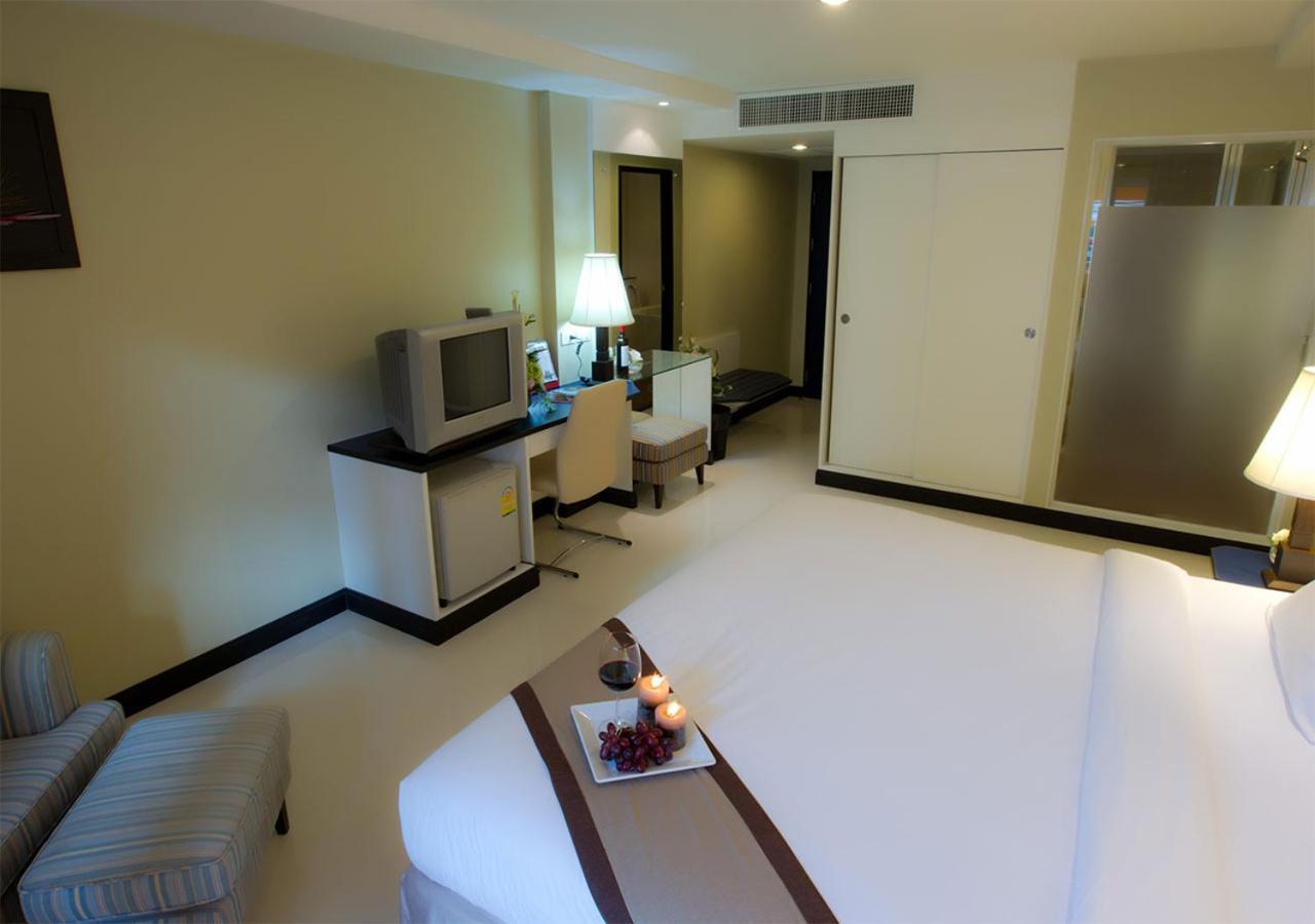 Fourteen Again Pattaya Exterior photo